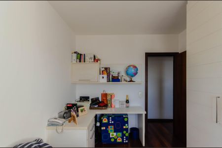 Apartamento à venda com 200m², 4 quartos e 3 vagasQuarto 2