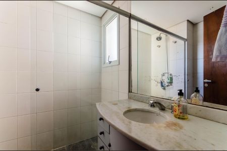 Apartamento à venda com 200m², 4 quartos e 3 vagasBanheiro da Suíte 2