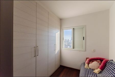 Apartamento à venda com 200m², 4 quartos e 3 vagasQuarto 2