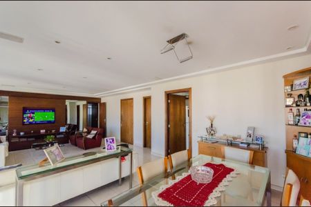 Apartamento à venda com 200m², 4 quartos e 3 vagasSala