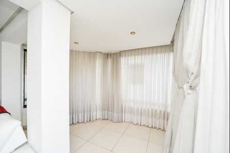 Apartamento à venda com 207m², 2 quartos e 2 vagasSala