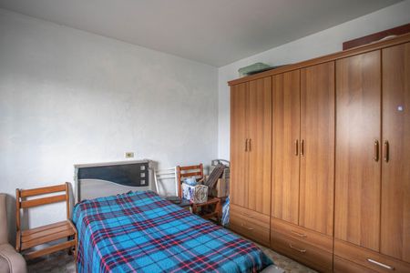 Casa à venda com 220m², 5 quartos e 3 vagas Casa à venda com 220m², 5 quartos e 3 vagasCasa 2 - quarto