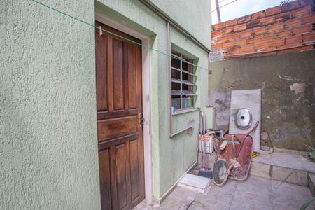 Casa à venda com 220m², 5 quartos e 3 vagas Casa à venda com 220m², 5 quartos e 3 vagasCasa 2 - entrada