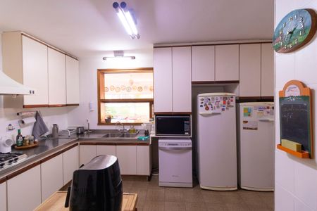 Casa de condomínio à venda com 350m², 4 quartos e 5 vagasCozinha