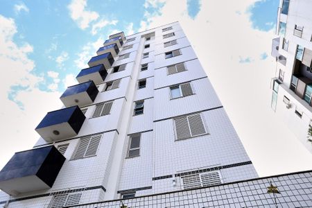 Apartamento para alugar com 80m², 3 quartos e 2 vagasFachada 