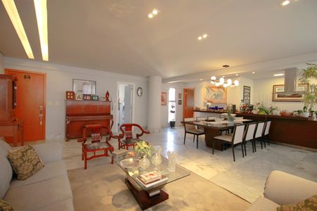 Apartamento à venda com 200m², 5 quartos e 4 vagasSala de Jantar