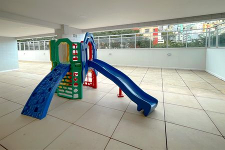 Apartamento à venda com 200m², 5 quartos e 4 vagasÁrea comum - Playground