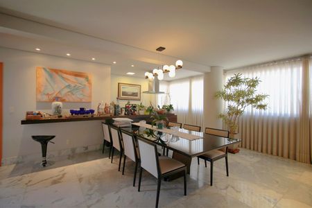 Apartamento à venda com 200m², 5 quartos e 4 vagasSala de Jantar