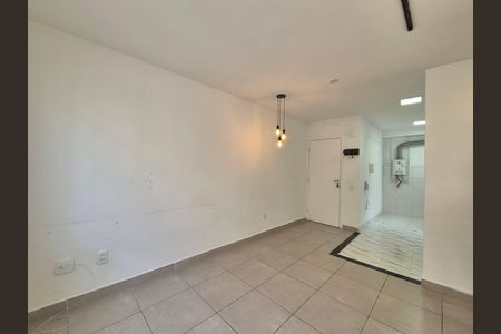 Apartamento à venda com 47m², 2 quartos e 1 vaga Apartamento à venda com 47m², 2 quartos e 1 vagaSala