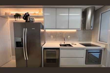 Apartamento à venda com 100m², 2 quartos e 2 vagasCozinha 