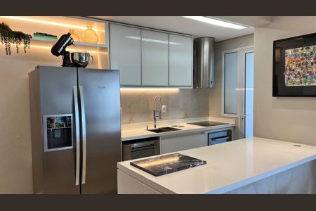 Apartamento à venda com 100m², 2 quartos e 2 vagasCozinha 