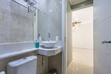 Casa de condomínio à venda com 130m², 3 quartos e 1 vaga Casa de condomínio à venda com 130m², 3 quartos e 1 vagaBanheiro Social 2