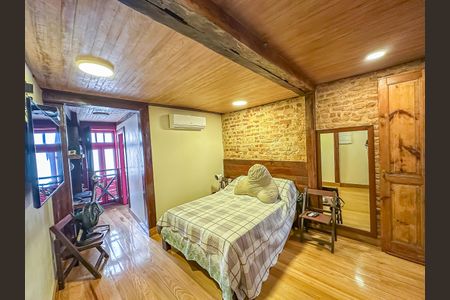 Casa à venda com 300m², 2 quartos e sem vaga Casa à venda com 300m², 2 quartos e sem vagaSuíte 1