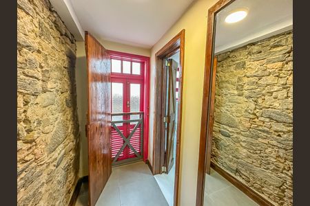 Casa à venda com 300m², 2 quartos e sem vaga Casa à venda com 300m², 2 quartos e sem vagaSuíte 2