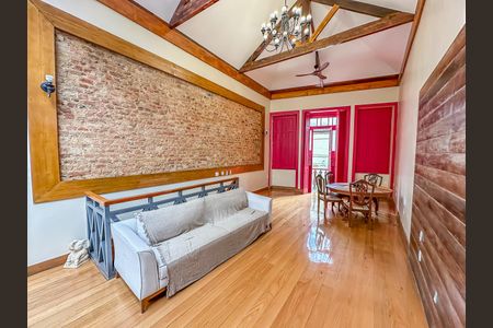 Casa à venda com 300m², 2 quartos e sem vaga Casa à venda com 300m², 2 quartos e sem vagaSala