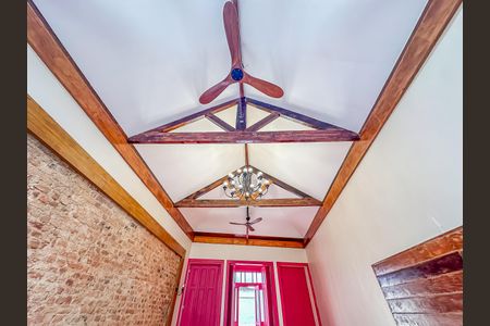 Casa à venda com 300m², 2 quartos e sem vaga Casa à venda com 300m², 2 quartos e sem vagaSala