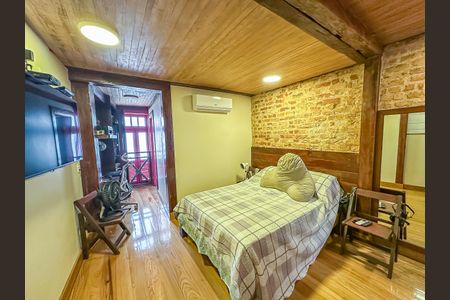 Casa à venda com 300m², 2 quartos e sem vaga Casa à venda com 300m², 2 quartos e sem vagaSuíte 1