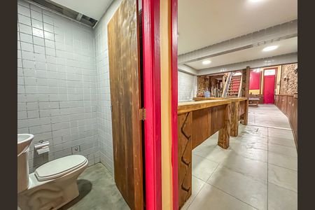 Casa à venda com 300m², 2 quartos e sem vaga Casa à venda com 300m², 2 quartos e sem vagaBanheiro 1