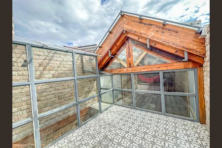 Casa à venda com 300m², 2 quartos e sem vaga Casa à venda com 300m², 2 quartos e sem vagaÁrea comum