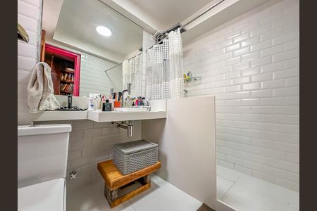 Casa à venda com 300m², 2 quartos e sem vaga Casa à venda com 300m², 2 quartos e sem vagaBanheiro Suíte 1