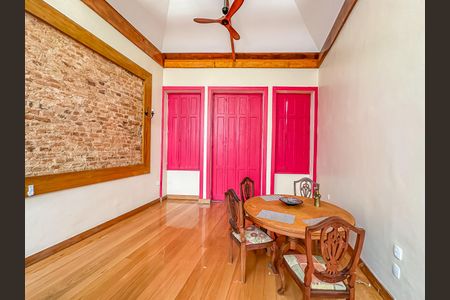 Casa à venda com 300m², 2 quartos e sem vaga Casa à venda com 300m², 2 quartos e sem vagaSala 3