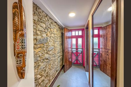 Casa à venda com 300m², 2 quartos e sem vaga Casa à venda com 300m², 2 quartos e sem vagaSuíte 2