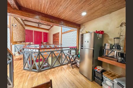 Casa à venda com 300m², 2 quartos e sem vaga Casa à venda com 300m², 2 quartos e sem vagaCozinha 2