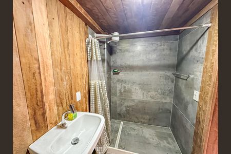 Casa à venda com 300m², 2 quartos e sem vaga Casa à venda com 300m², 2 quartos e sem vagaBanheiro de Serviço