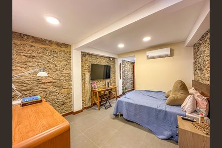 Casa à venda com 300m², 2 quartos e sem vaga Casa à venda com 300m², 2 quartos e sem vagaSuíte 2