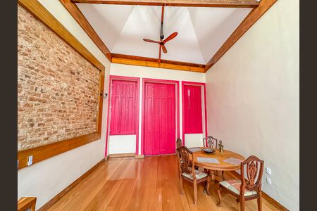 Casa à venda com 300m², 2 quartos e sem vaga Casa à venda com 300m², 2 quartos e sem vagaSala 3