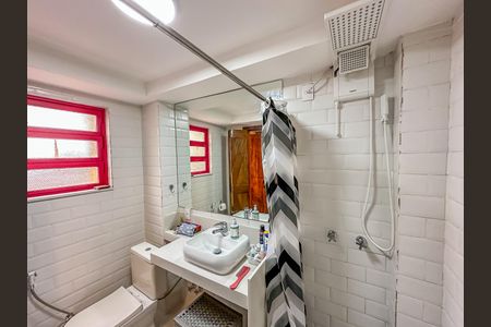 Casa à venda com 300m², 2 quartos e sem vaga Casa à venda com 300m², 2 quartos e sem vagaBanheiro Suíte 2