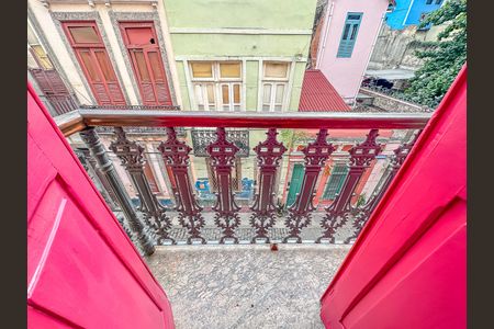 Casa à venda com 300m², 2 quartos e sem vaga Casa à venda com 300m², 2 quartos e sem vagaSacada