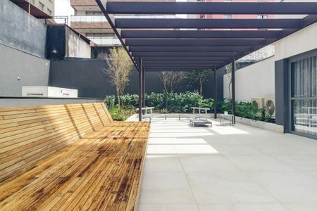 Studio para alugar com 30m², 1 quarto e sem vaga Studio para alugar com 30m², 1 quarto e sem vagaÁrea comum - Churrasqueira