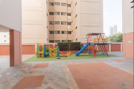 Apartamento à venda com 162m², 3 quartos e 1 vaga Apartamento à venda com 162m², 3 quartos e 1 vagaÁrea comum - Playground