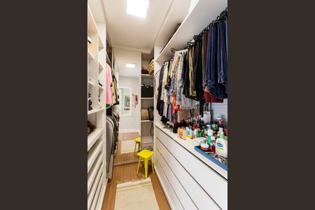 Apartamento à venda com 134m², 2 quartos e 2 vagasCloset da suíte 2