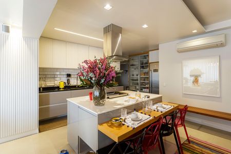 Apartamento à venda com 134m², 2 quartos e 2 vagasSala