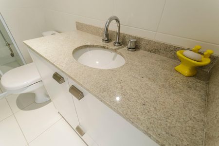 Apartamento à venda com 134m², 2 quartos e 2 vagasBanheiro da Suíte 1