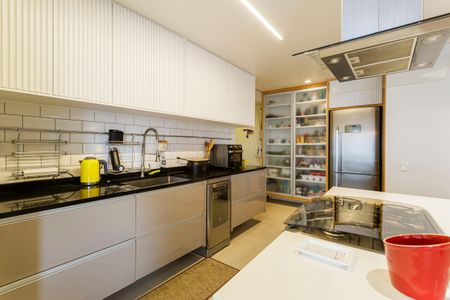 Apartamento à venda com 134m², 2 quartos e 2 vagasCozinha