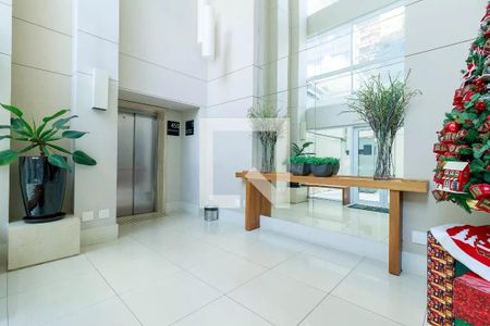 Apartamento à venda com 134m², 2 quartos e 2 vagasHall social