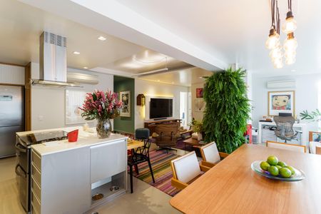 Apartamento à venda com 134m², 2 quartos e 2 vagasSala