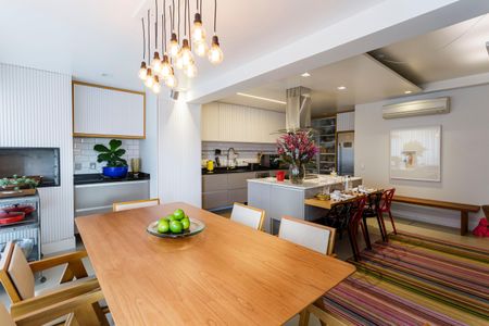 Apartamento à venda com 134m², 2 quartos e 2 vagasSala