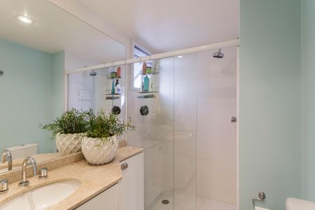 Apartamento à venda com 134m², 2 quartos e 2 vagasBanheiro da Suíte 2