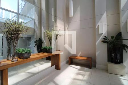 Apartamento à venda com 134m², 2 quartos e 2 vagasHall social