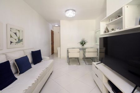 Apartamento à venda com 69m², 3 quartos e sem vaga Apartamento à venda com 69m², 3 quartos e sem vagaSala