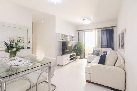 Apartamento à venda com 69m², 3 quartos e sem vaga Apartamento à venda com 69m², 3 quartos e sem vagaSala