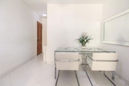 Apartamento à venda com 69m², 3 quartos e sem vaga Apartamento à venda com 69m², 3 quartos e sem vagaSala