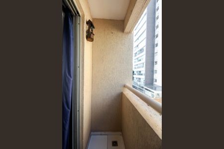 Apartamento à venda com 69m², 3 quartos e sem vaga Apartamento à venda com 69m², 3 quartos e sem vagaVaranda