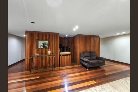 Apartamento à venda com 110m², 3 quartos e 2 vagasFachada e portaria