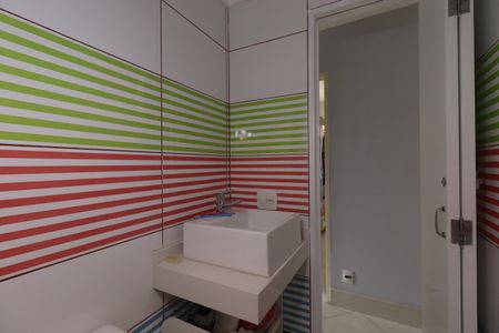 Apartamento à venda com 65m², 3 quartos e 1 vagaBanheiro Social