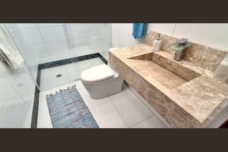 Casa à venda com 259m², 4 quartos e 2 vagasBanheiro Social